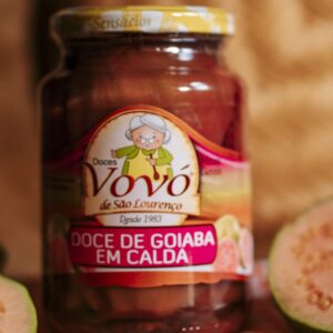 Doce de Goiaba em Calda Pote com 650 gramas